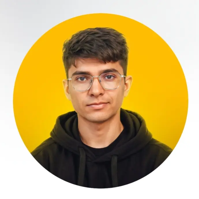 Senior Graphic designer 